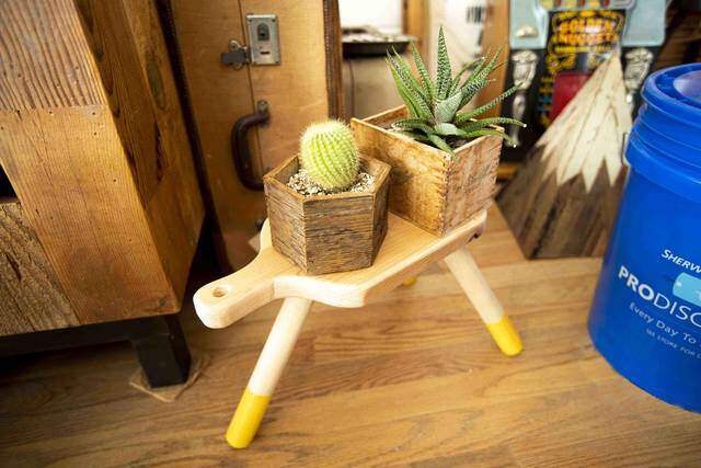 座ってよし、飾ってよし!小さなマルチプレイヤー・ミルクスツールをDIY!