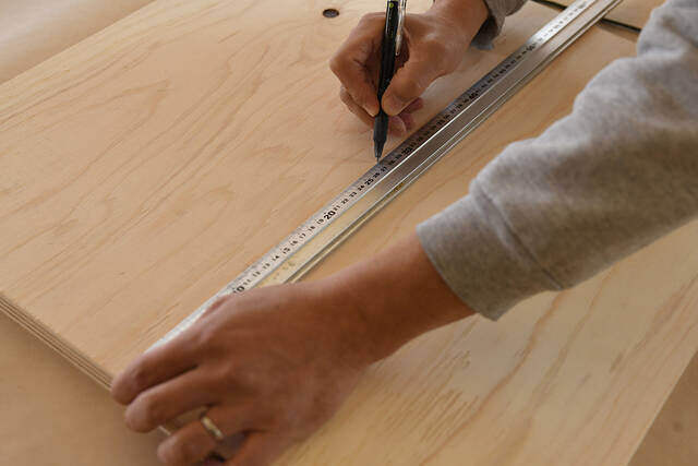 この脚、材料は