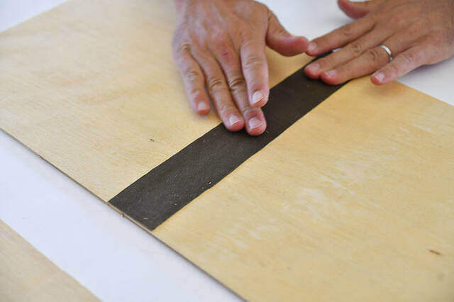 この変形にロマンがある!“パタっ”と畳めて“ガバっ”と広がるサイドテーブルをDIY