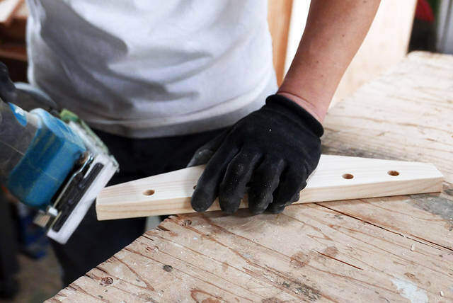 家でもキャンプでも使いたい!お手製ハンギングドライヤーラックの作り方!