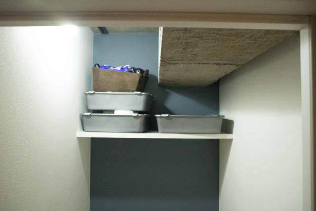 見せる収納は家計にも優しい!? コンテナ使いが巧みなキャンパーリノベ部屋