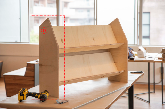 材料費3000円以下で家具作り!飾って片付くディスプレイラックをDIY!