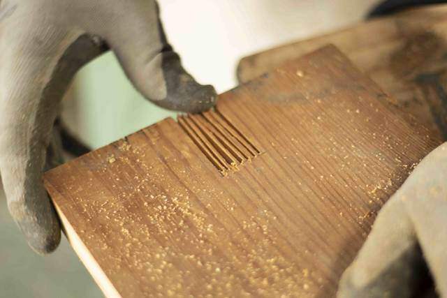 たった4枚の板でベンチが完成！侘び寂びを感じる和モダン家具