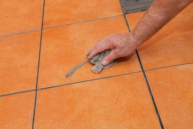 素焼きの味わいが魅力的なテラコッタタイル、その特徴と注意点を紹介