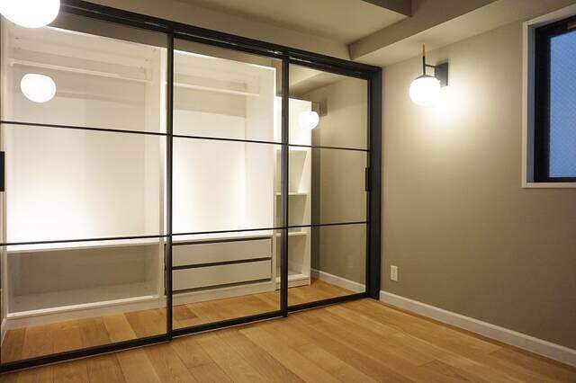 ウォークインクローゼットへのリフォームを行う際の費用相場や事例、注意点を紹介