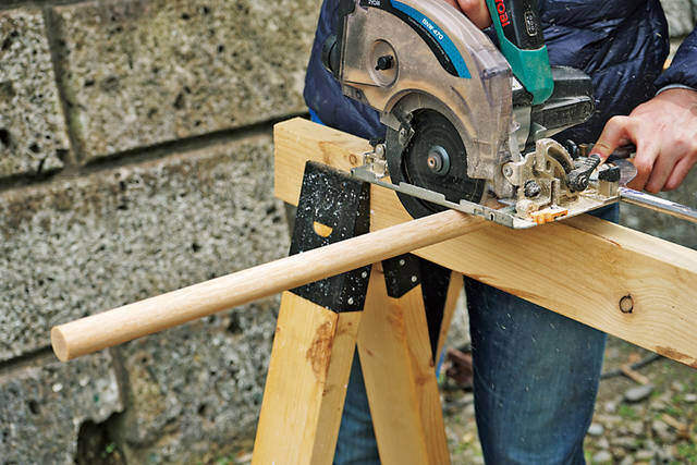 持ち運びも簡単なキャンプの味方!フォールディングテーブルをDIY!