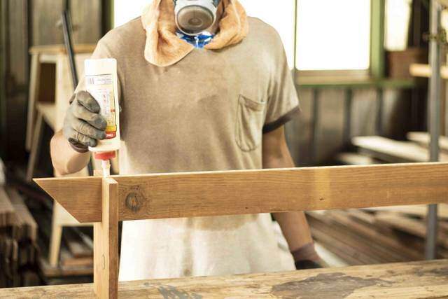 たった4枚の板でベンチが完成！侘び寂びを感じる和モダン家具