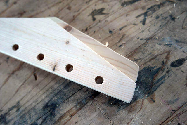 家でもキャンプでも使いたい!お手製ハンギングドライヤーラックの作り方!