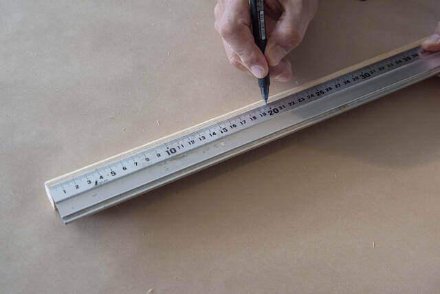 材料費3000円以下で家具作り!飾って片付くディスプレイラックをDIY!