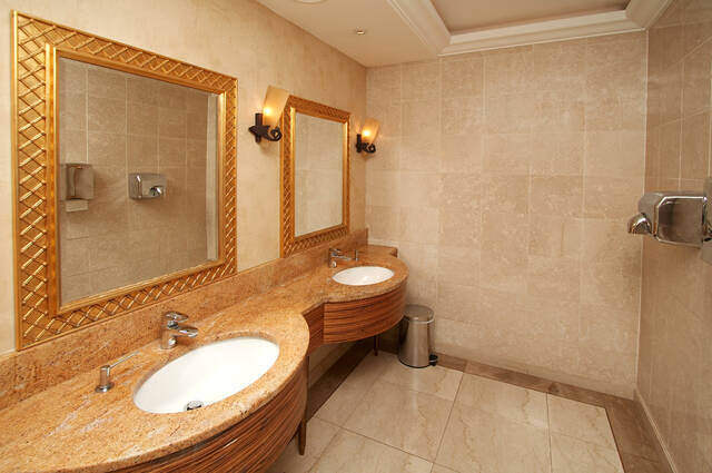 店舗・商業施設のトイレをオシャレに設計するポイントは？デザイン事例と併せて解説
