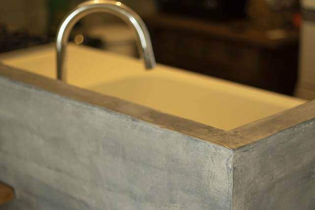 生活動線も思いのまま!コンクリート×アンティークで魅せるリノベーション。