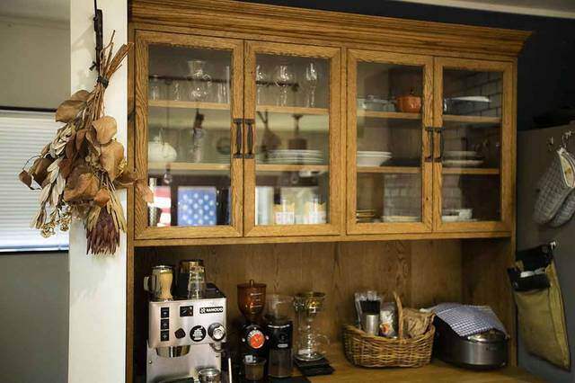 古材とエイジングで作るインテリア。アメリカを感じるキューブハウス