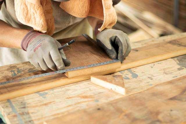 たった4枚の板でベンチが完成！侘び寂びを感じる和モダン家具