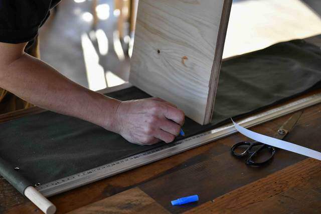 縫わずに作れるキャンバスラック 。屋内外問わず吊るして収納！