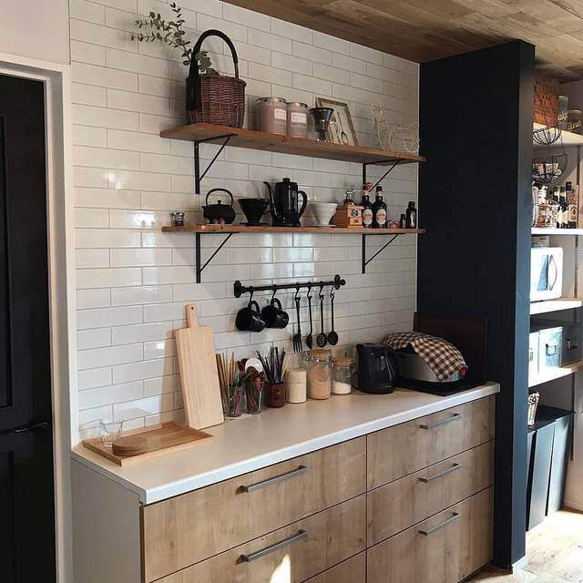 タイル風壁紙でオシャレな空間を作る!お部屋別参考アイデア