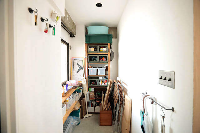 2.7mのアイランドキッチンを支える壁面収納部屋！