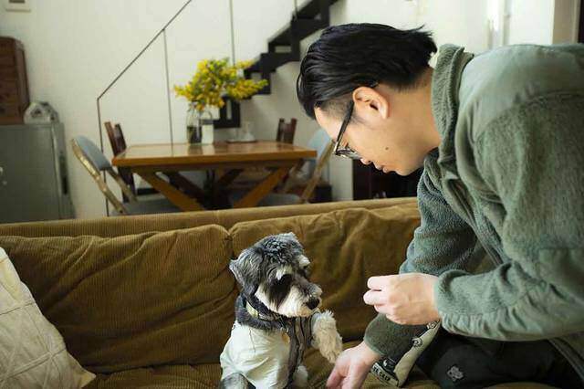 古材とエイジングで作るインテリア。アメリカを感じるキューブハウス