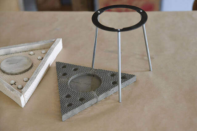 材料費は¥1000でOK。使い終わったマットで個性派ドリッパースタンドをDIY