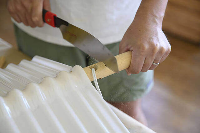 完成までたったの3ステップ！アジアを感じる“トタン屋根ランプ”をDIY