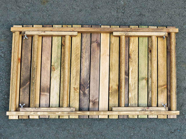 持ち運びも簡単なキャンプの味方!フォールディングテーブルをDIY!