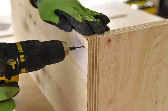 畳んで収納、開いてカフェに!収納力も抜群な移動式バタフライテーブルをDIY