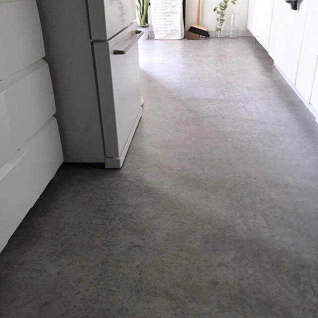 モダンで素敵!コンクリートキッチンのメリット・デメリットは何?