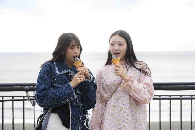 あざらしソフトをディレクターにおねだりして味合う二人