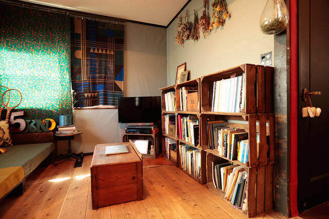 マスキングテープとペイントで実現!原状回復も意識した驚きのDIY部屋!