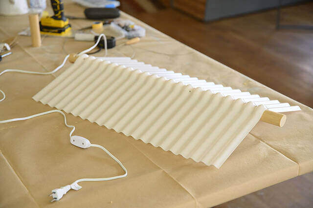 完成までたったの3ステップ！アジアを感じる“トタン屋根ランプ”をDIY