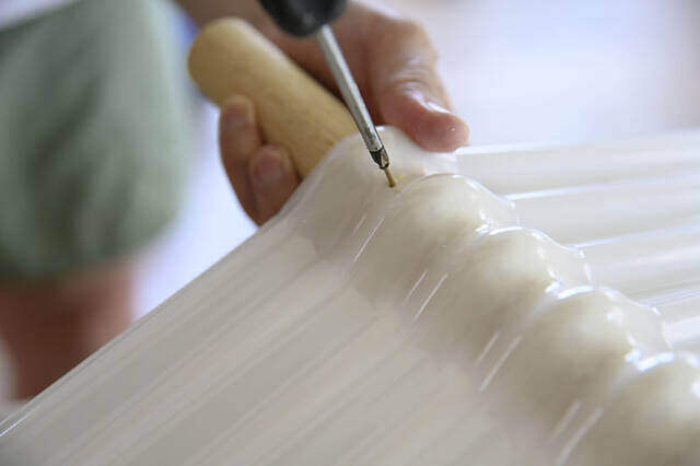 完成までたったの3ステップ！アジアを感じる“トタン屋根ランプ”をDIY