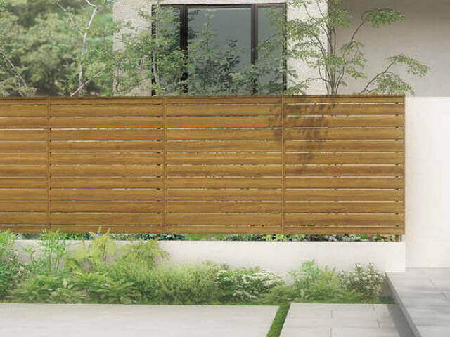 素敵なウッドフェンスの施工例を大公開！かかる費用や木材選びの秘訣とは？