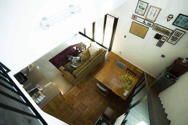 古材とエイジングで作るインテリア。アメリカを感じるキューブハウス