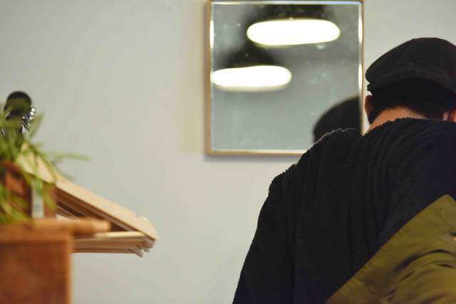 50年前の鏡をアップサイクル！モダンなミラーにアップデート