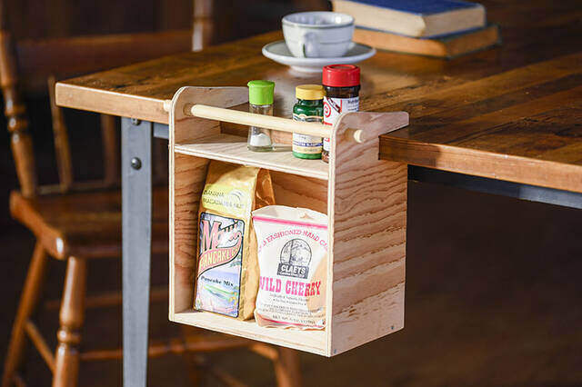 机や棚に“ちょい足し”DIY！？欲しい所に欲しい物を置ける超・便利レシピが登場