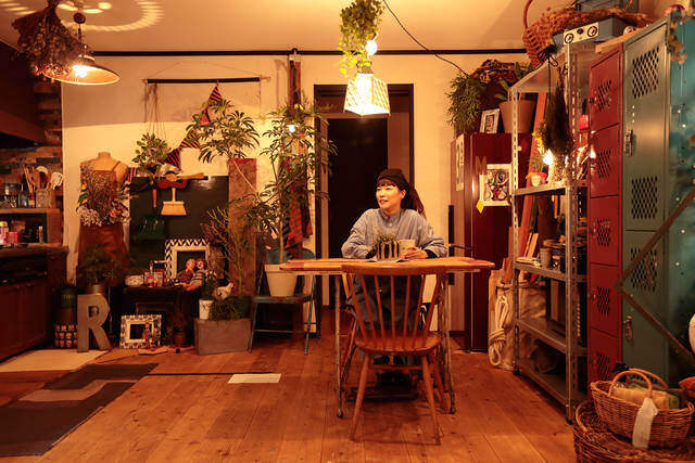 マスキングテープとペイントで実現!原状回復も意識した驚きのDIY部屋!