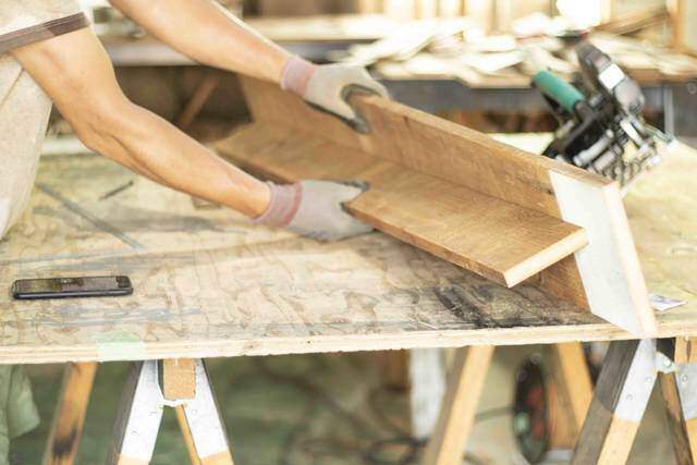 たった4枚の板でベンチが完成！侘び寂びを感じる和モダン家具