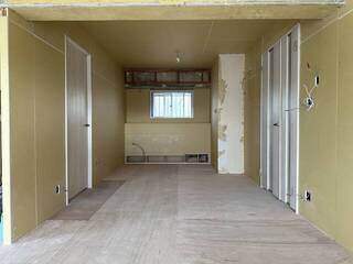 【賃貸リノベ⑥】“リノベして貸す”!ドアの取り付け編 | カシワバラさんの暮らし。