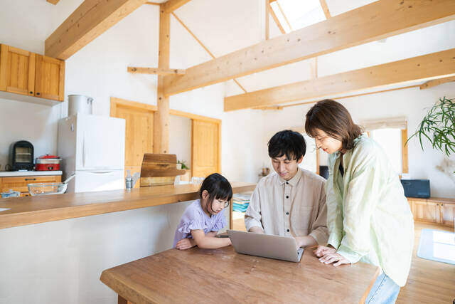 吹き抜けは寒い? 寒さ対策や吹き抜けのメリットを紹介!