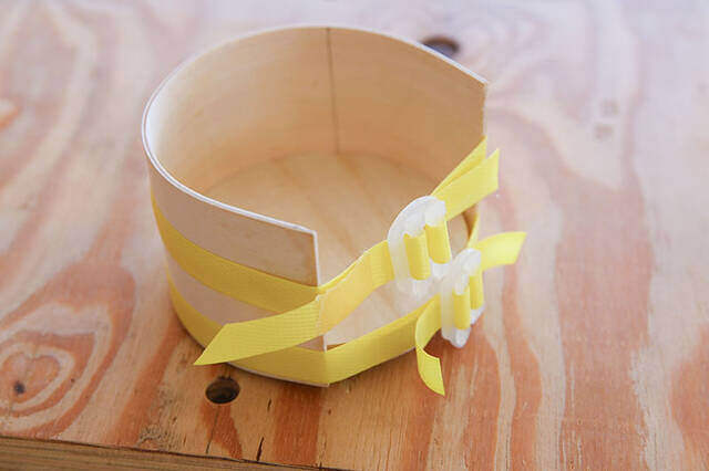 ホームパーティの名脇役!テーブルに華を添える紅白コースターをDIY