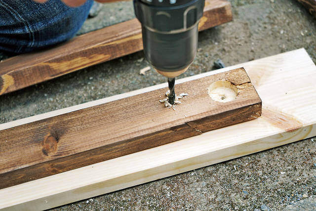 持ち運びも簡単なキャンプの味方!フォールディングテーブルをDIY!