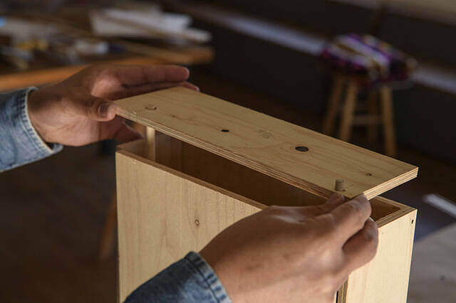 お部屋に春(スプリング)到来!バネを活用した技アリ収納棚をDIY