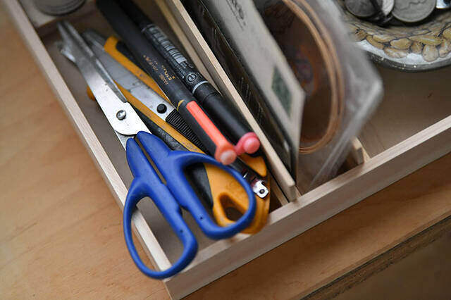 “片付け”がこんなに楽しい!デスク周りの“小物戦争”に終止符を打つオーガナイザーをDIY