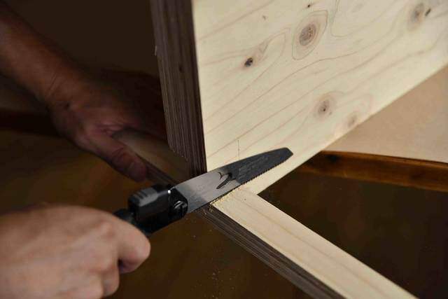 コードのゴチャつきスッキリ解決！収納上手なテレビ台をDIY！