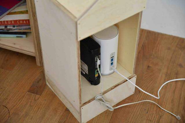 ルーターが消えた...！？ゴチャつく配線の目隠しラックをDIY