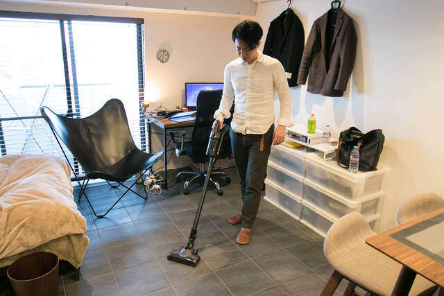 異国のホテル感を演出するのはタイル床!シックな雰囲気にこだわり抜いたリノベ部屋