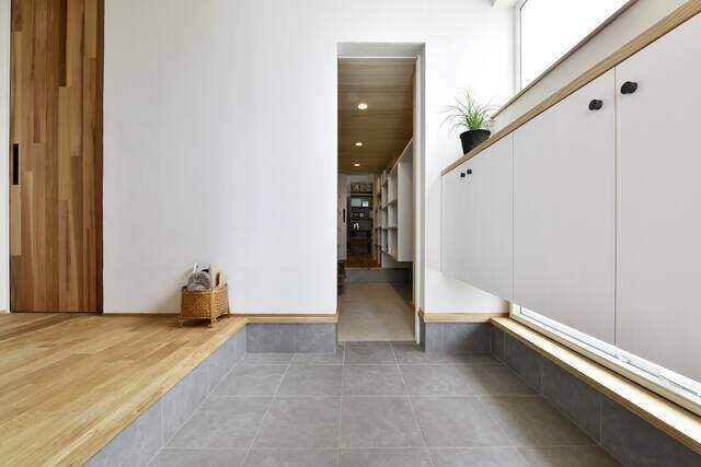 土間収納のオシャレな施工例5選！後悔しない玄関収納の作り方とは？