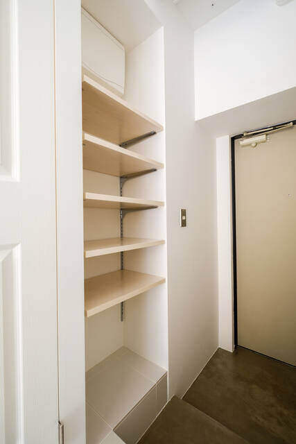 “白”と暮らす新生活!パリを彷彿させるリノベ賃貸とは?