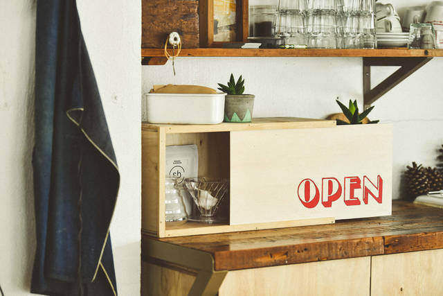 3つの木材で簡単スッキリ!開け閉め楽々なスライドドアラックをDIY!