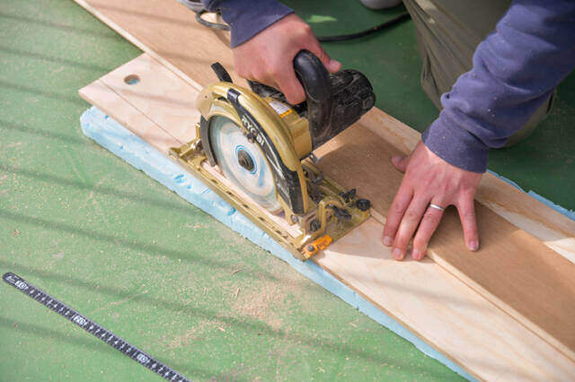 材料たった2つで玄関を格上げ!小物も吊るせる“多目的傘かけ”をDIY