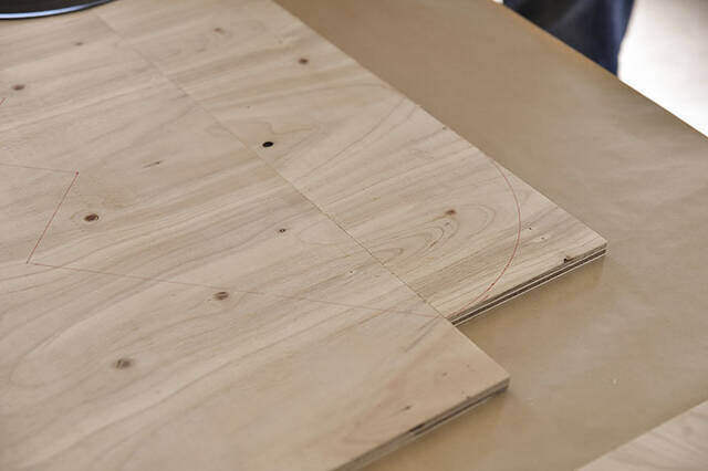 2枚の板がここまで化ける！“IKEAクランプ”を使った超簡単な壁掛けラックDIY